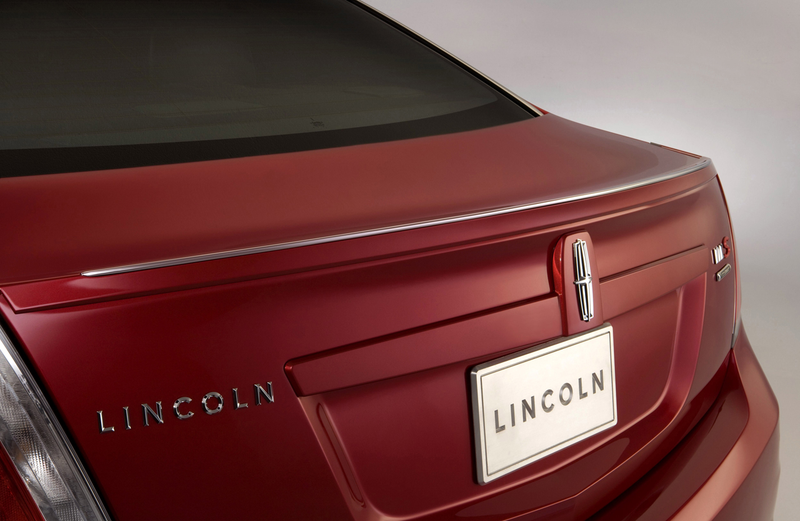 Illustration for article titled 2010 Lincoln MKS: EcoBoost Comes To The MKS